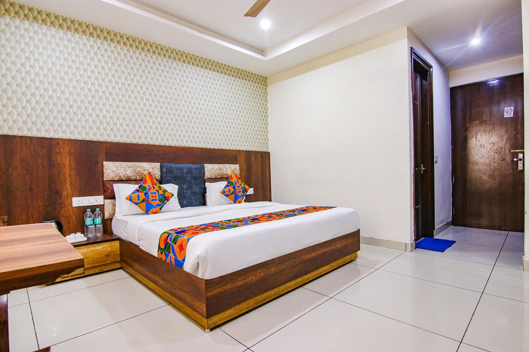 Fabhotel Lime Wood Mohali Bagian luar foto