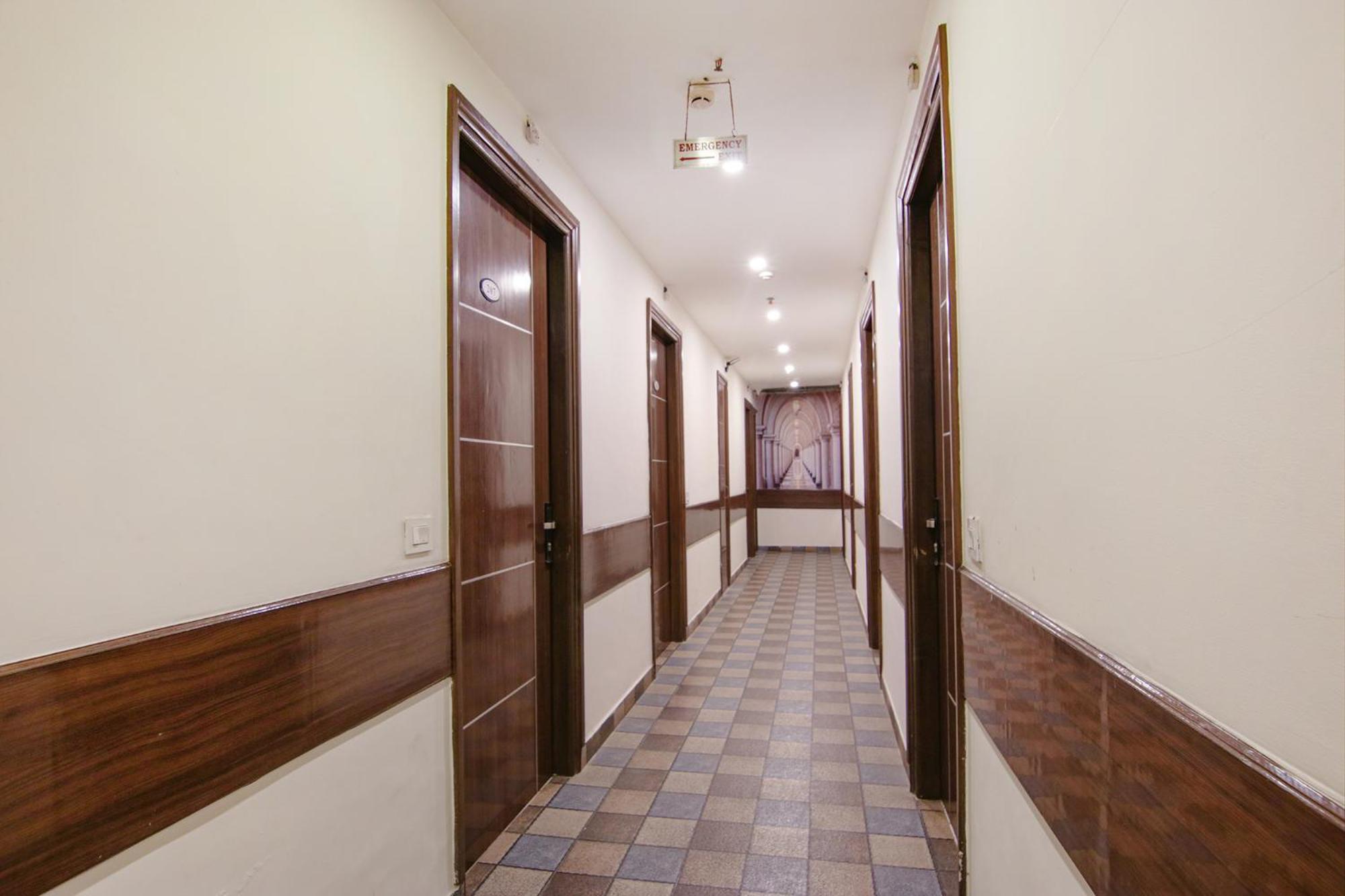 Fabhotel Lime Wood Mohali Bagian luar foto