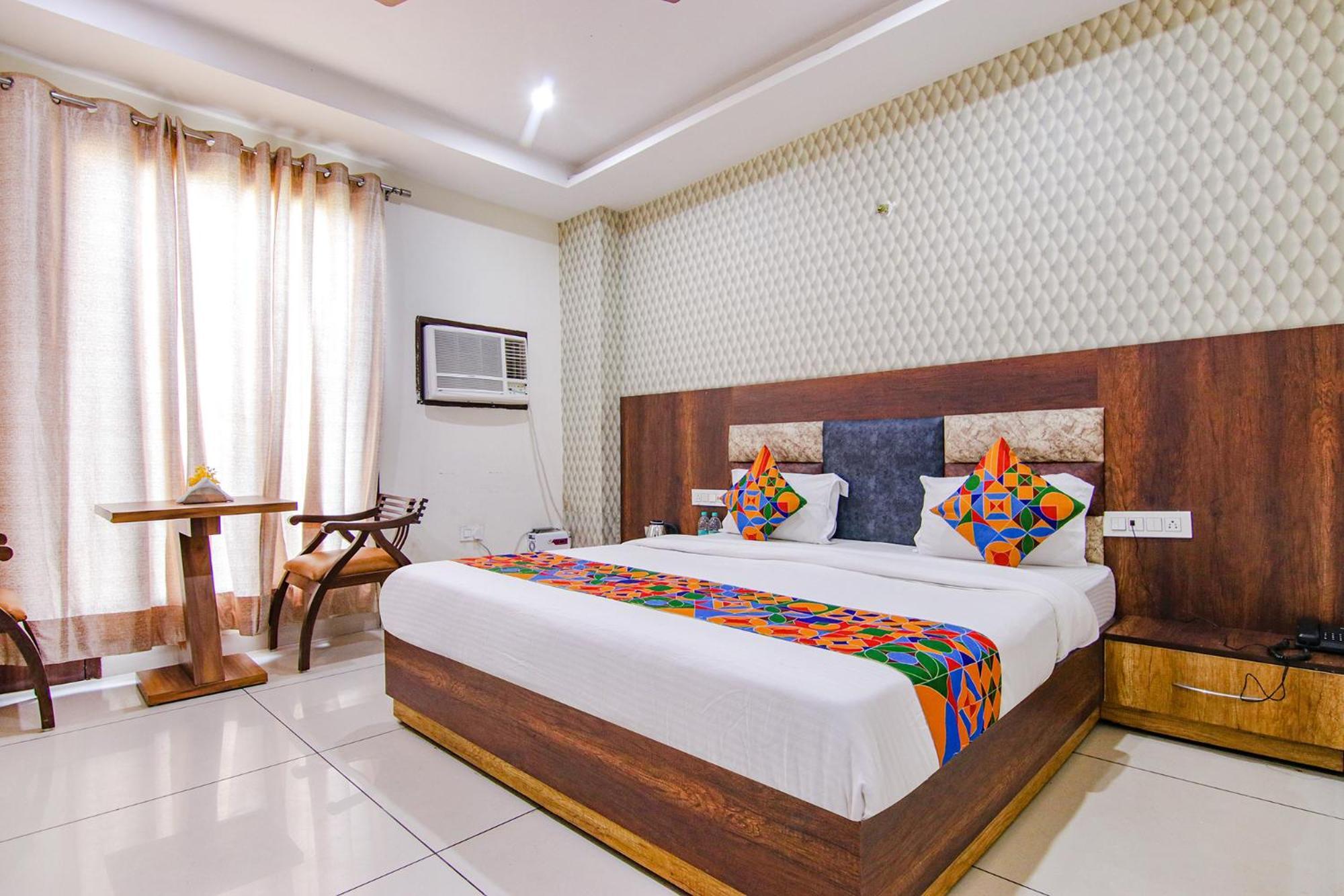 Fabhotel Lime Wood Mohali Bagian luar foto