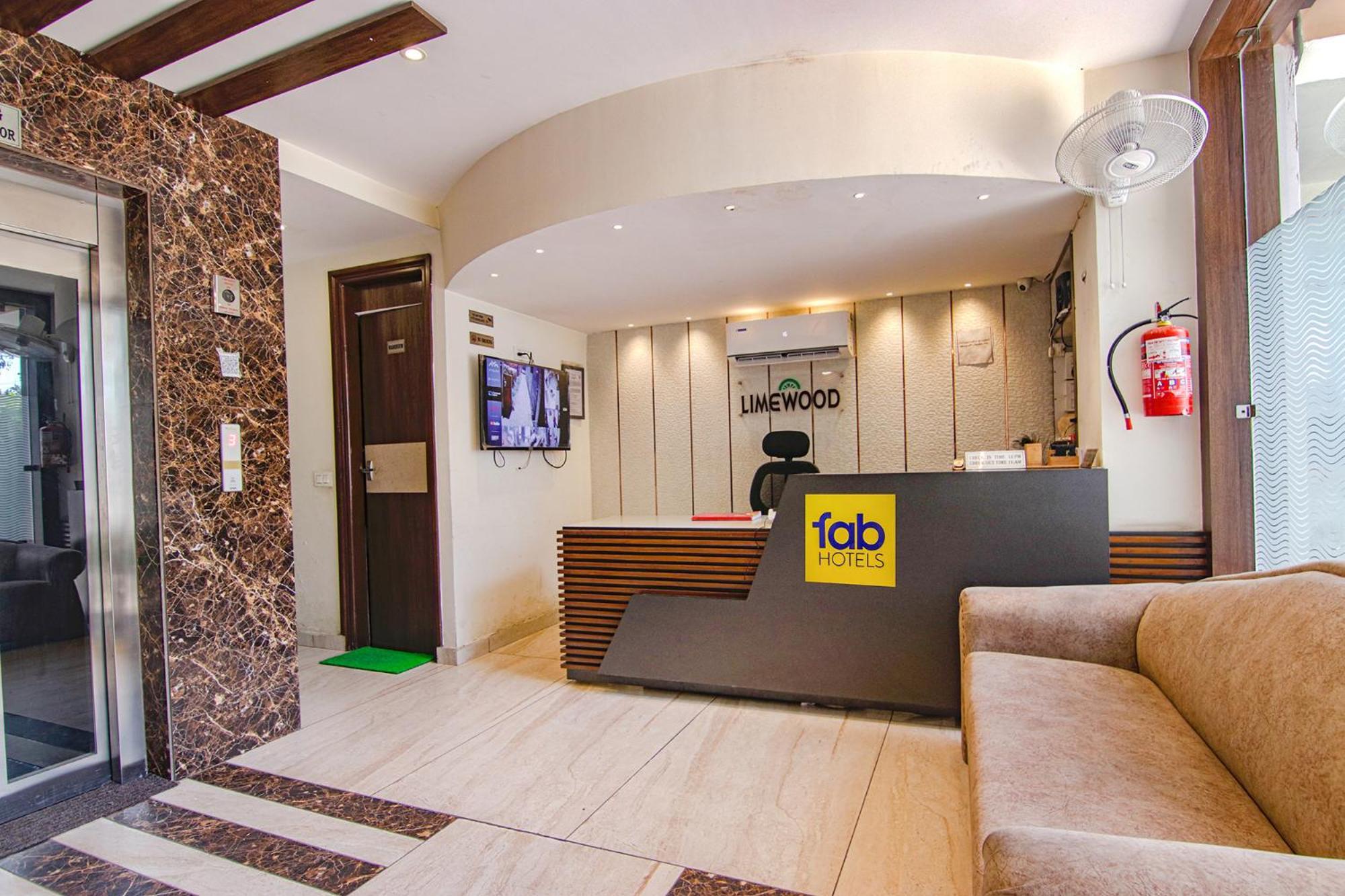 Fabhotel Lime Wood Mohali Bagian luar foto
